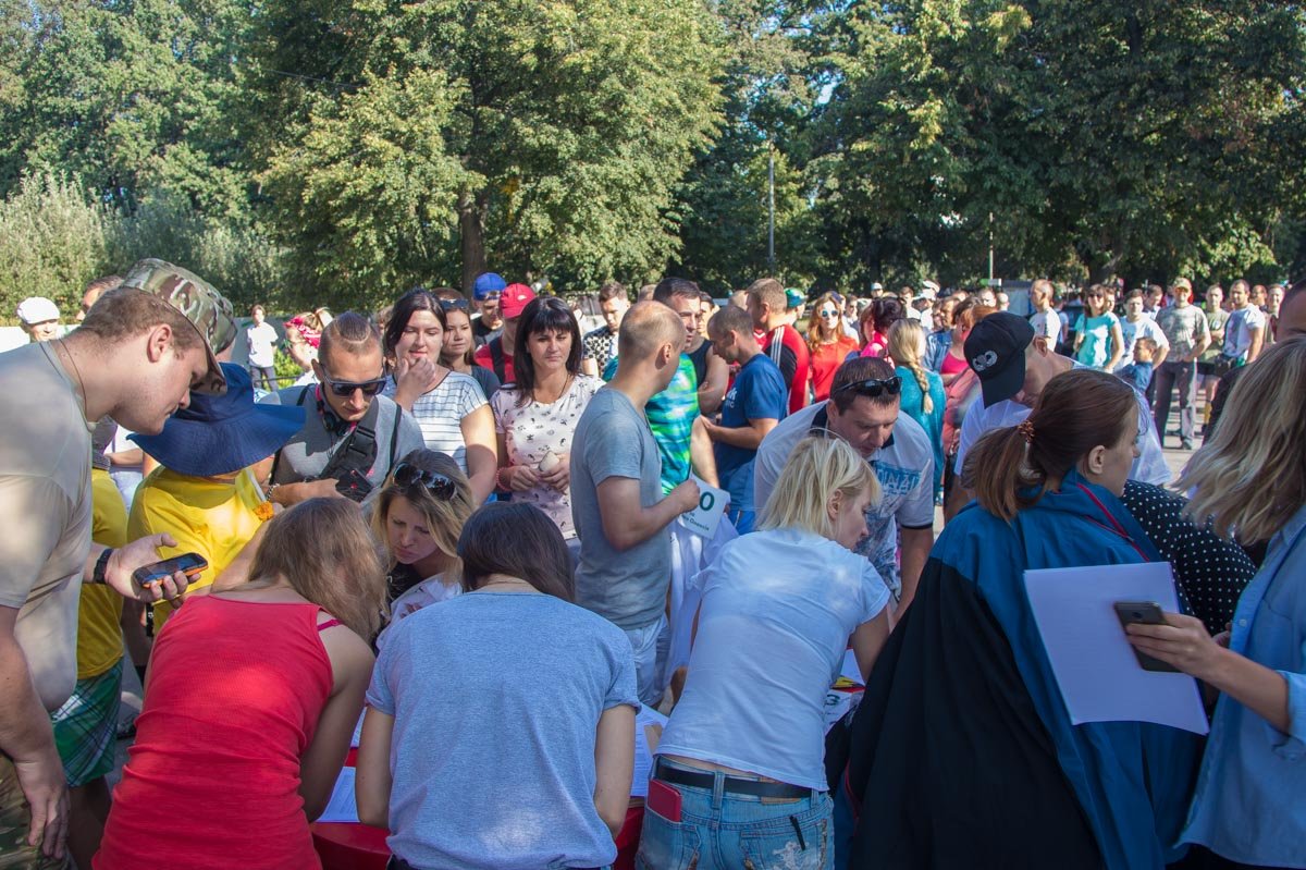 Всем участникам выдали номера с именами погибших воинов АТО