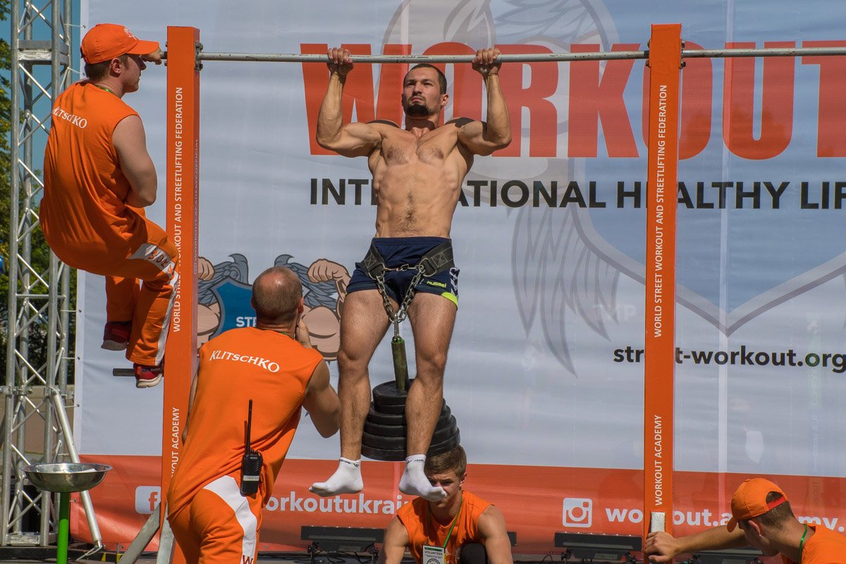 Под Аркой дружбы народов соревновались французы, грузины, словаки, греки и участники других национальностей