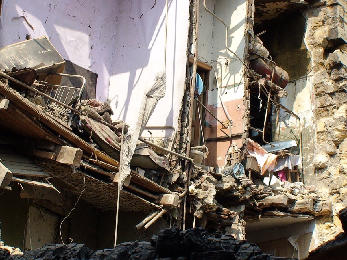 В Иране 10 человек погибли под завалами обрушившегося дома В Иране 10 человек погибли под завалами обрушившегося дома