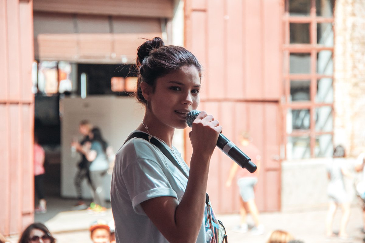 Публику развлекали звезды шоу-бизнеса