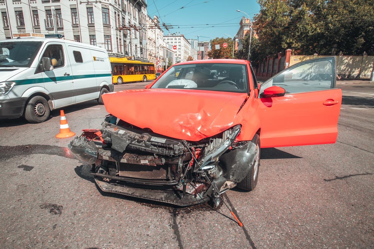 Volkswagen двигался по Федорова в сторону Большой Васильковской