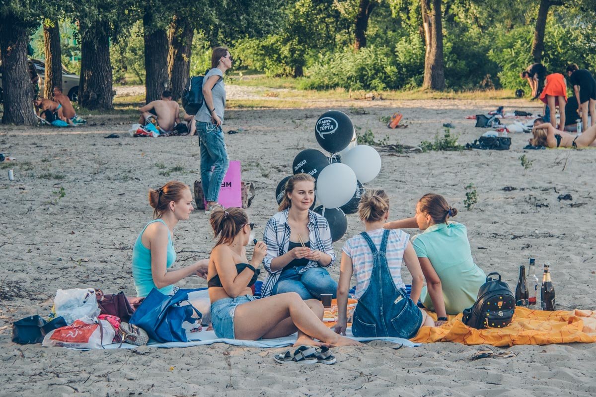 Почему бы не устроить на пляже настоящий пикник