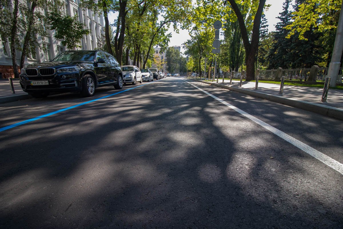 Для удобства пешеходов и пассажиров на улице оборудовали все по европейским стандартам