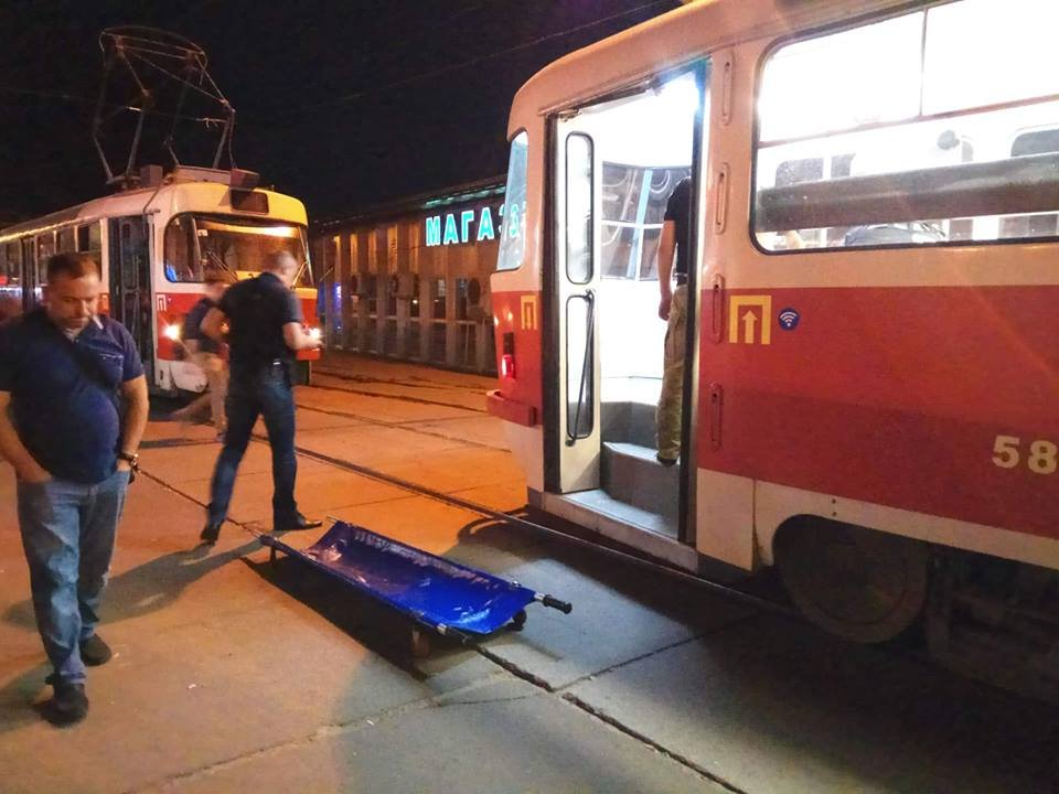 Движение трамваев в сторону метро "Лукьяновка" было остановлено почти на 2 часа