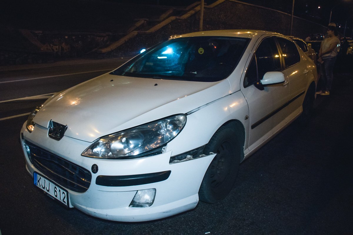 Далее паровозом Peugeot 306 в Honda Civic