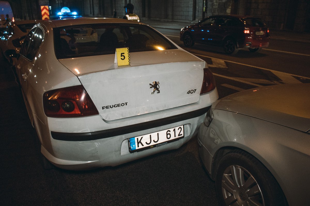 В Peugeot 407 влетел Volkswagen Passat