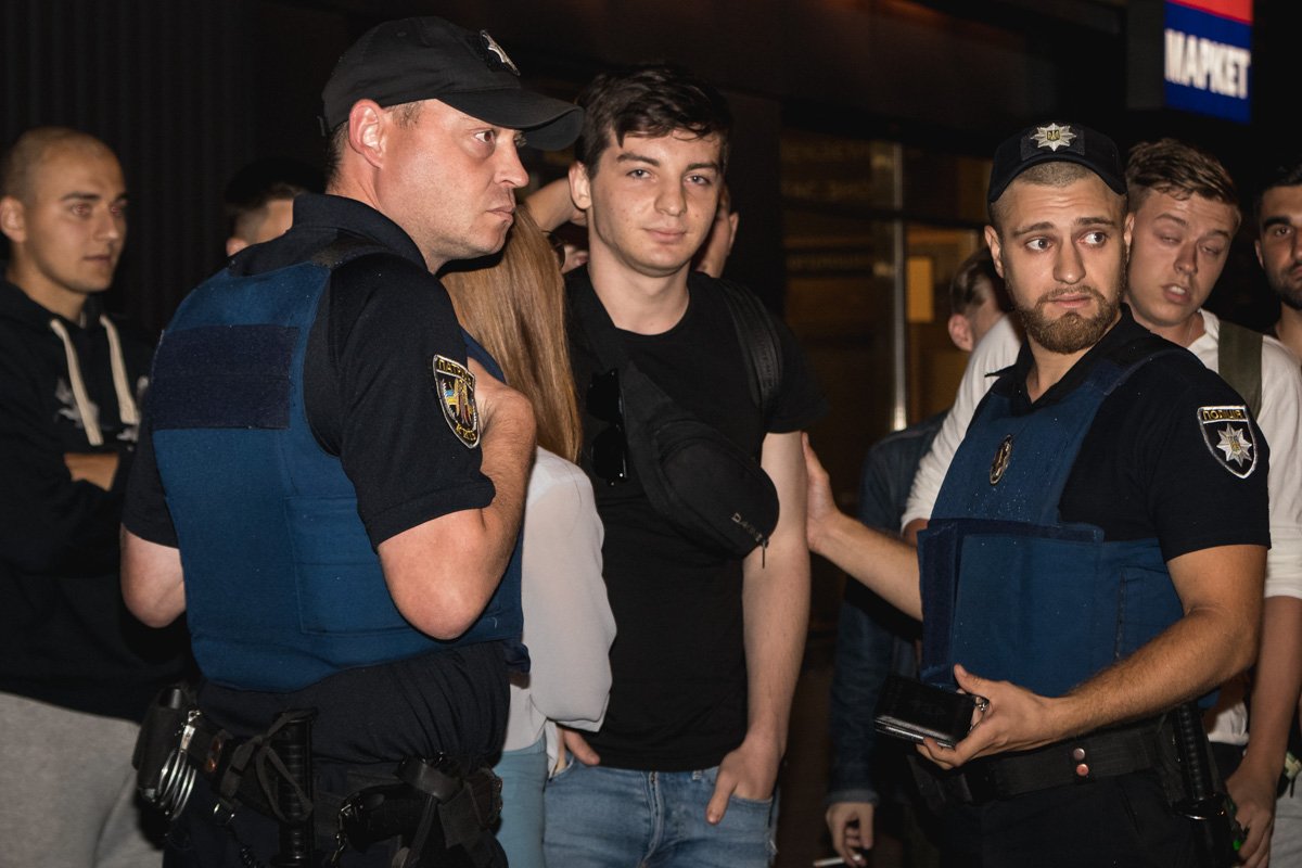 С полицейскими лучше не шутить