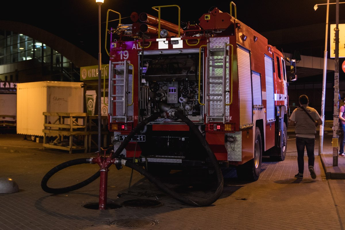 На место прибыло около семи единиц основной и специальной техники На место прибыло около семи единиц основной и специальной техники