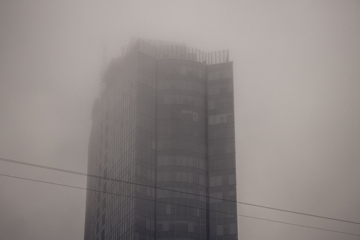 Серая мгла окутала столицу во вторник утром, 28 августа