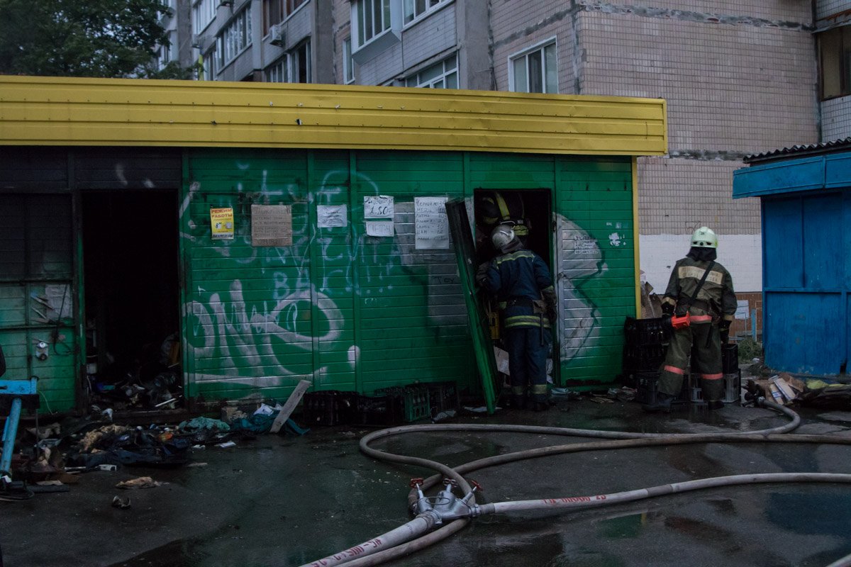 Во вторник, 28 августа, в Киеве на проспекте Героев Сталинграда, 46а произошел пожар Во вторник, 28 августа, в Киеве на проспекте Героев Сталинграда, 46а произошел пожар