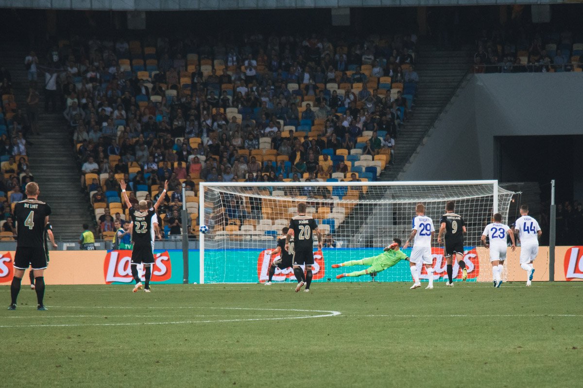 Пенальти в ворота "Динамо" не залетело Пенальти в ворота "Динамо" не залетело