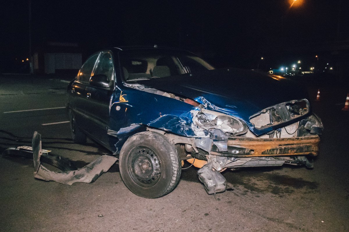 На проспекте Генерала Ватутина произошло ДТП, столкнулись Daewoo Lanos и Skoda Octavia