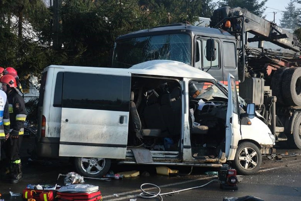 В Польше во время аварии погиб украинец В Польше во время аварии погиб украинец
