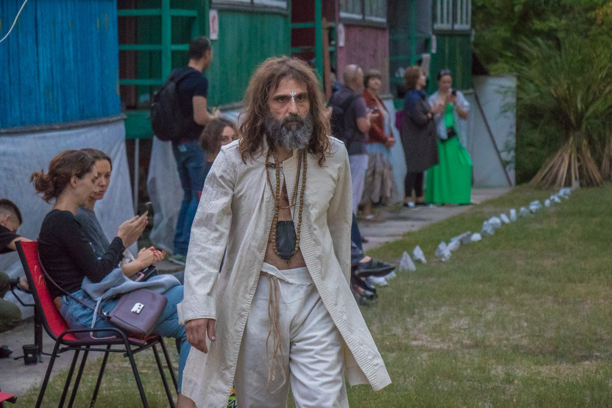 В одежде из конопли будет удобно людям любого возраста В одежде из конопли будет удобно людям любого возраста