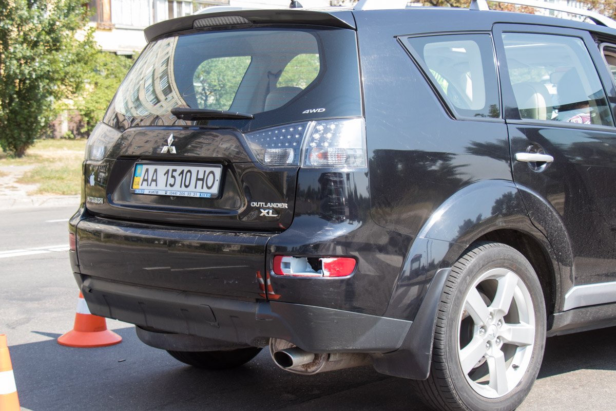 Система "Рубеж" сработала на номера Mitsubishi и правоохранители остановили авто в Голосеевском районе