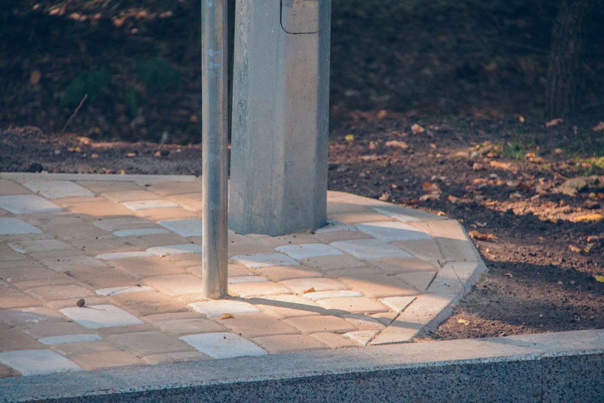 По улице Генерала Родимцева в Голосеевском районе столицы отремонтировали участок от улицы Героев Обороны до улицы Полковника Затевахина длиной более полукилометра По улице Генерала Родимцева в Голосеевском районе столицы отремонтировали участок от улицы Героев Обороны до улицы Полковника Затевахина длиной более полукилометра