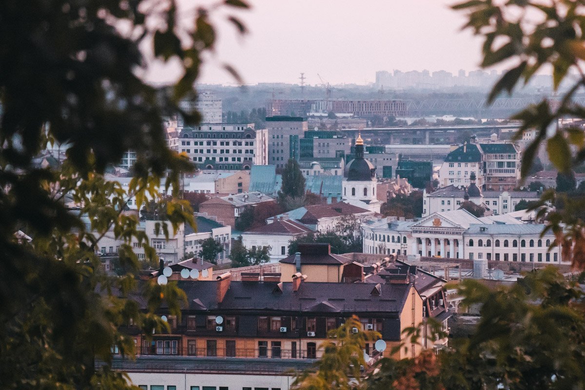 Такой вот вид на Подол открывается с Замковой горы