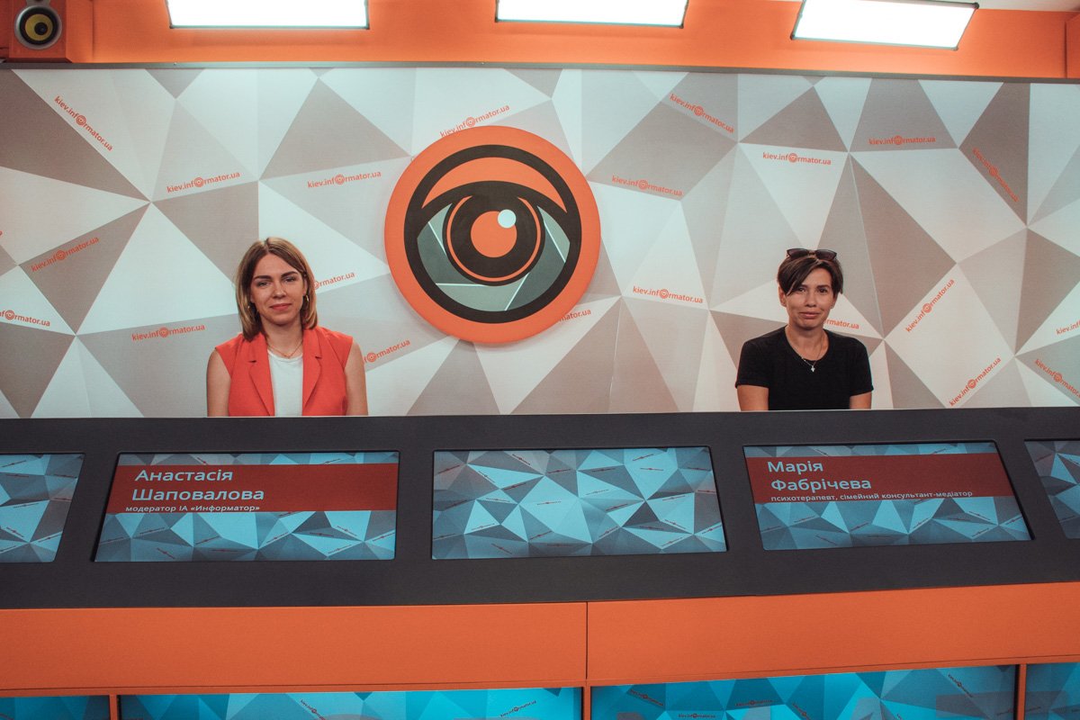 Суицид имеет много различных форм. В каждом случае человеку важна помощь родственников и психологов