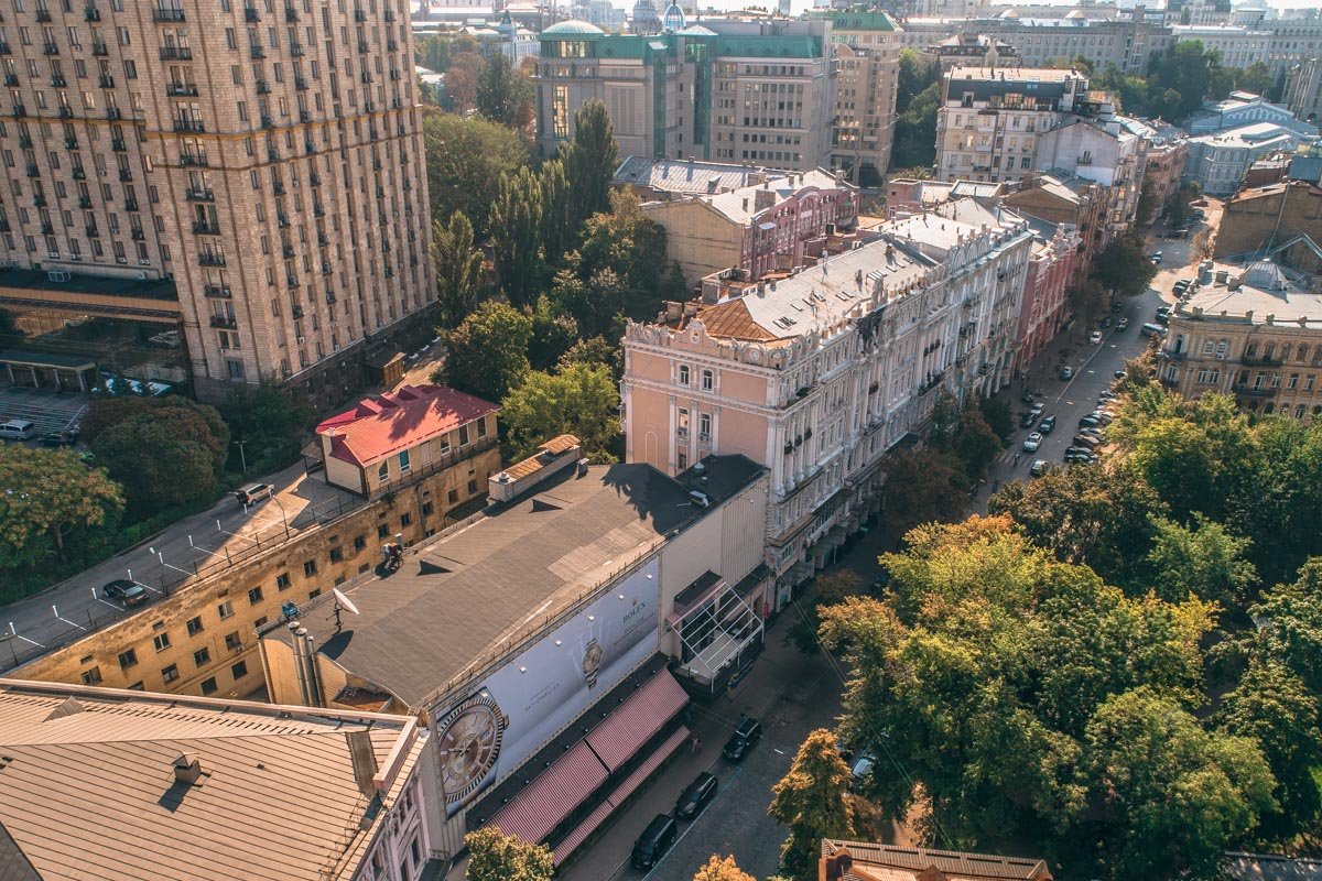 В 1903 году на месте современного кинотеатра был возведен цирк «Гиппо-Палас»