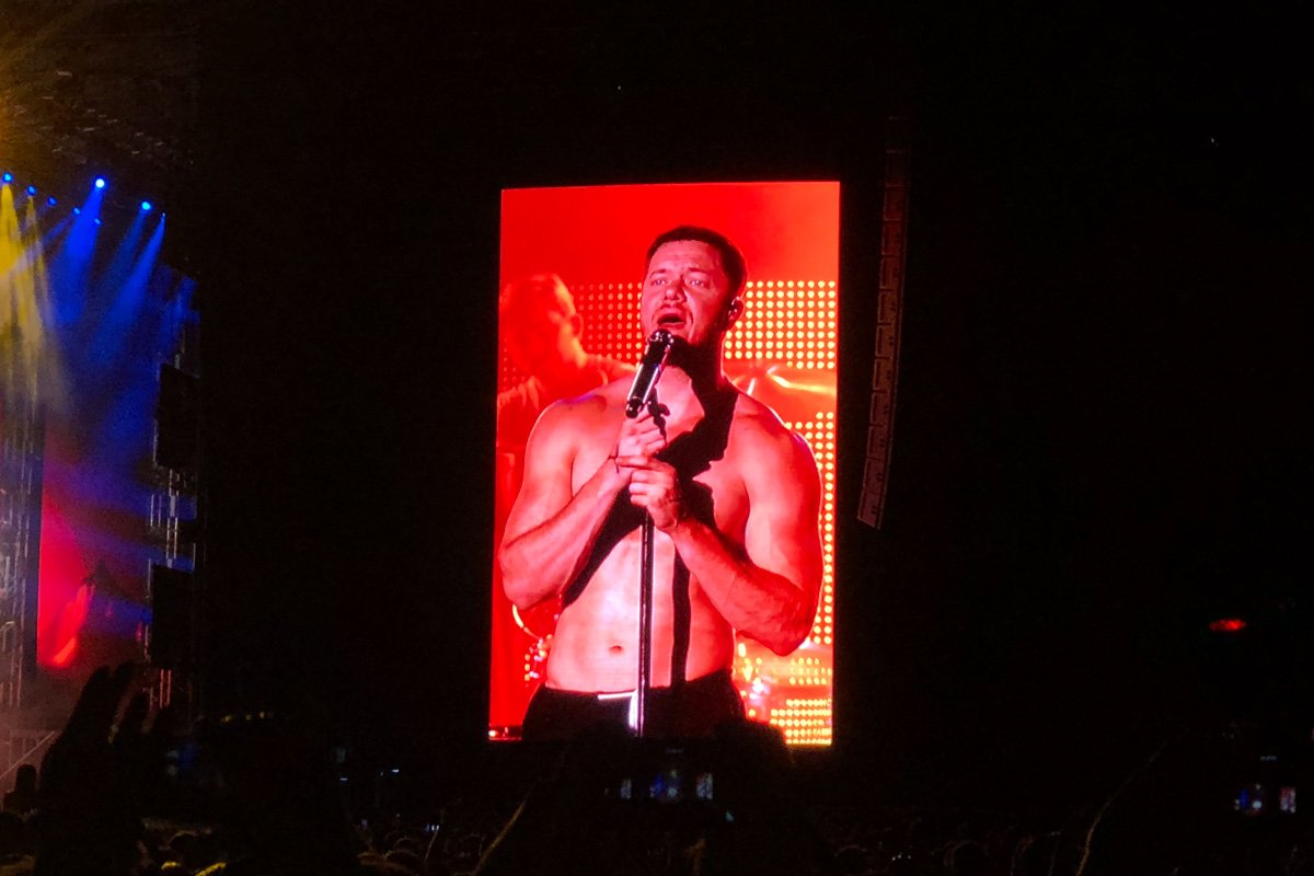 Дэниел Колтер Рейнольдс выступал в одних шортах