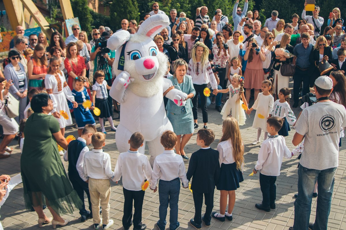 Можно и с зайкой поиграть