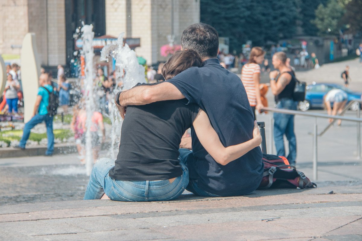 Обнимайтесь чаще! Живите ярче! Обнимайтесь чаще! Живите ярче!