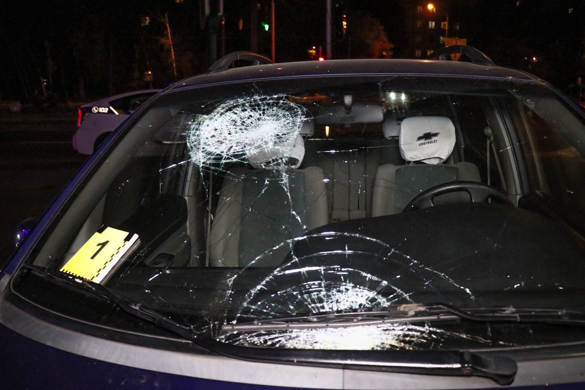 В машине находились два человека