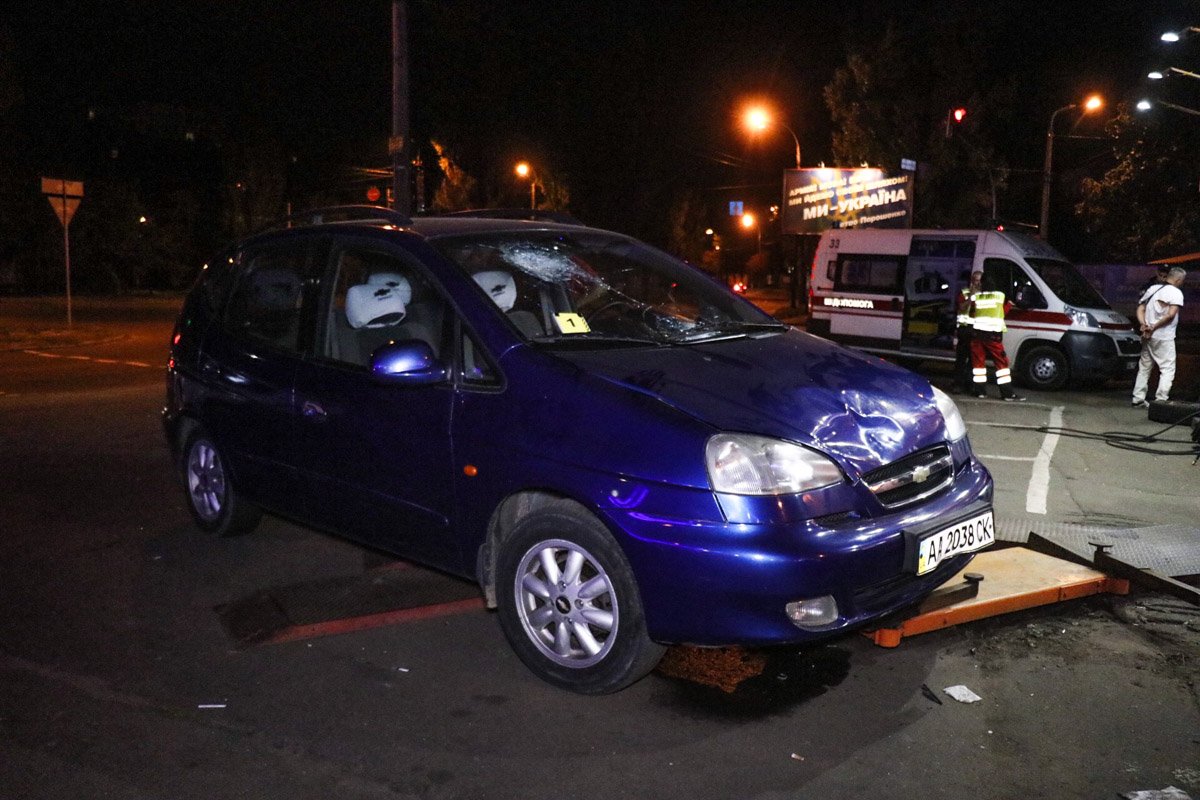 Также пострадало имущество шиномонтажа