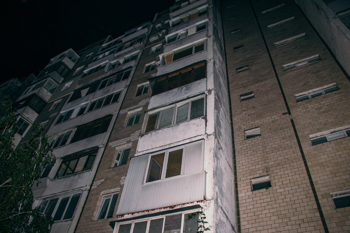 В ночь на 2 сентября в Киеве по адресу Радунская, 38 убили мужчину В ночь на 2 сентября в Киеве по адресу Радунская, 38 убили мужчину