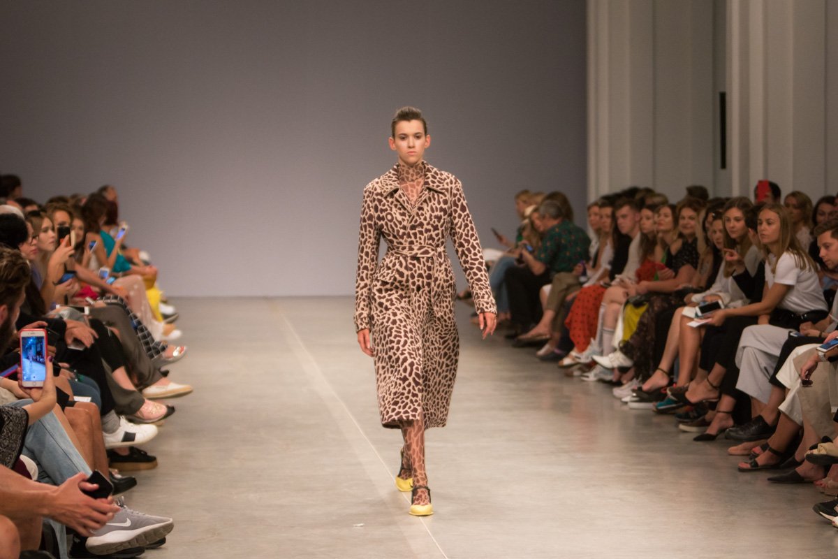 Кажущийся издалека леопардовый окрас на деле является принтом мурены