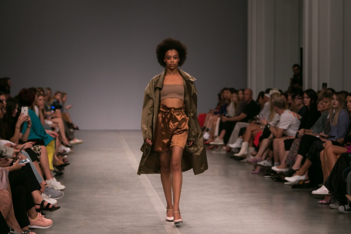 Дизайнер бренда A.M.G. Алена Беттяр представила коллекцию в африканском стиле 