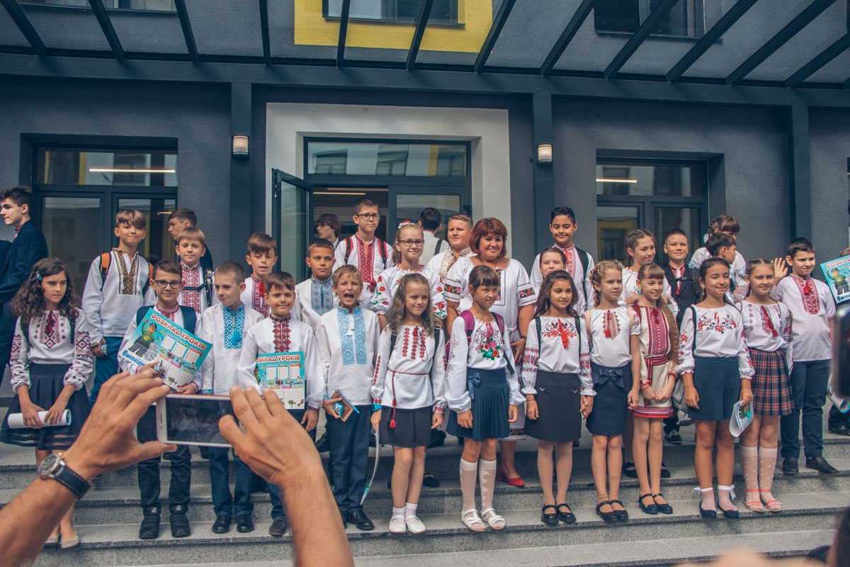 Малыши пришли в восторг от новой оборудованной школы Малыши пришли в восторг от новой оборудованной школы