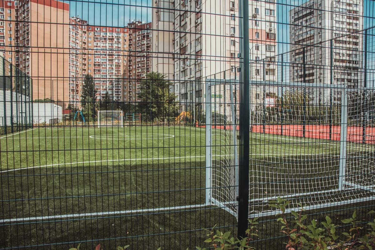 Футбольное поле для будущих спортсменов