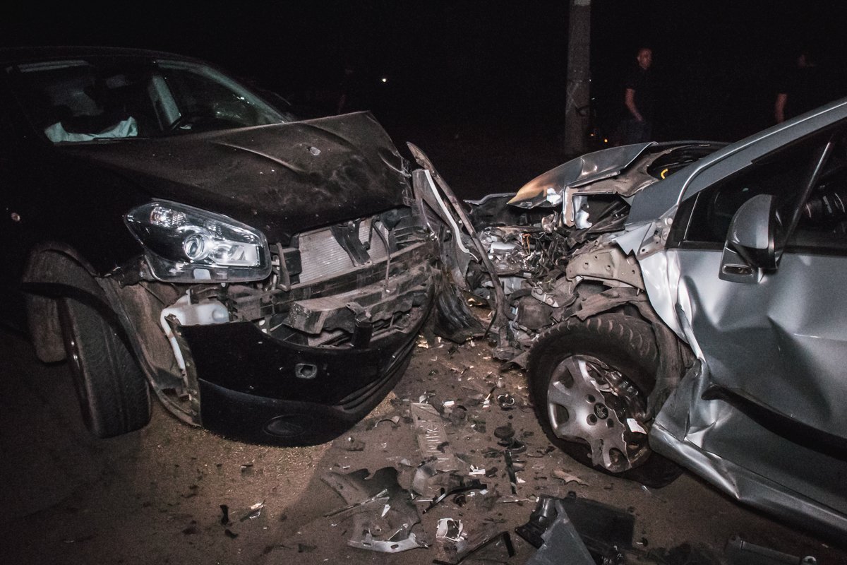 По предварительной информации, Peugeot не пропустил Qashqai, который ехал по главной, в результате чего произошло столкновение По предварительной информации, Peugeot не пропустил Qashqai, который ехал по главной, в результате чего произошло столкновение