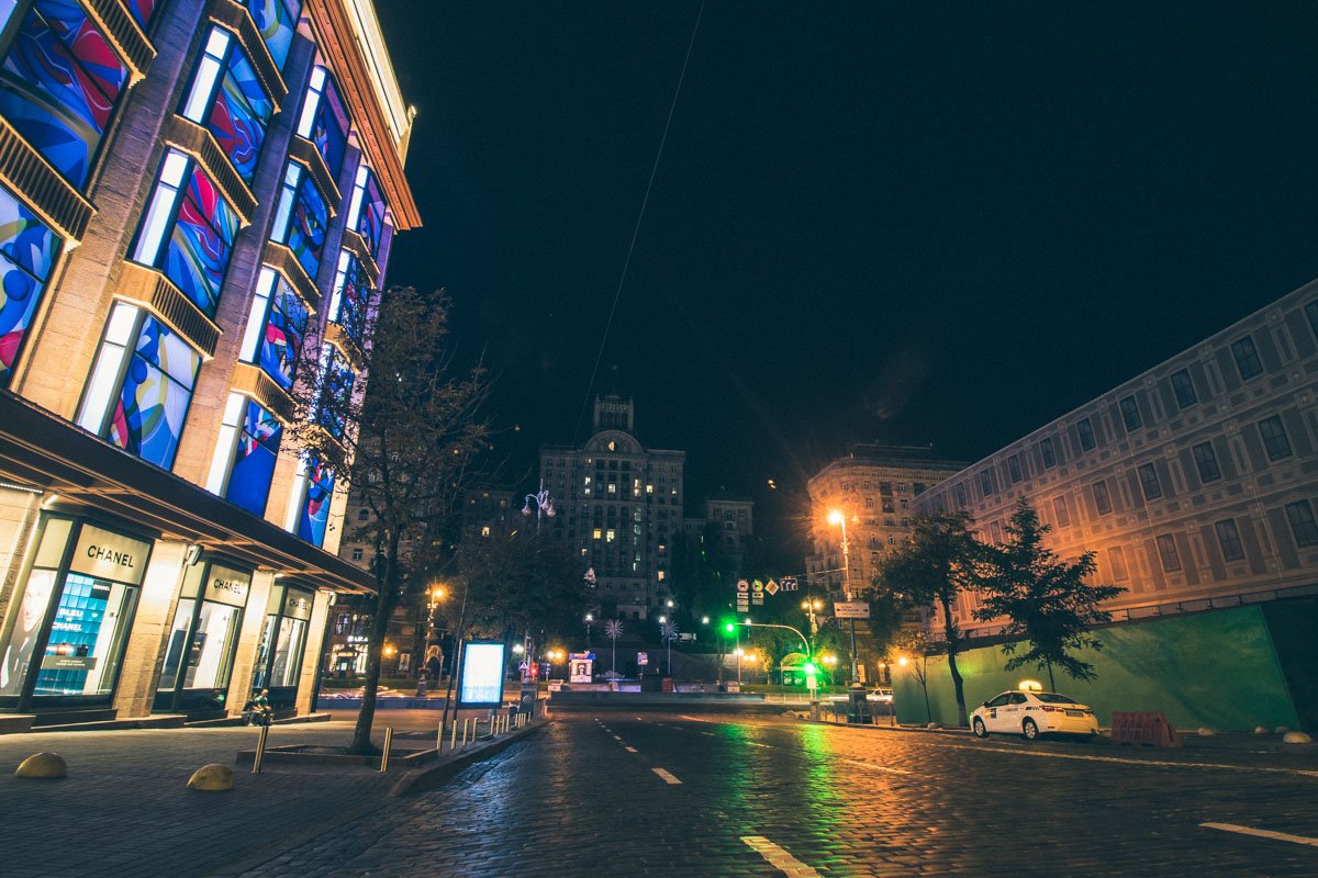 Ночью улица завораживает своей тишиной