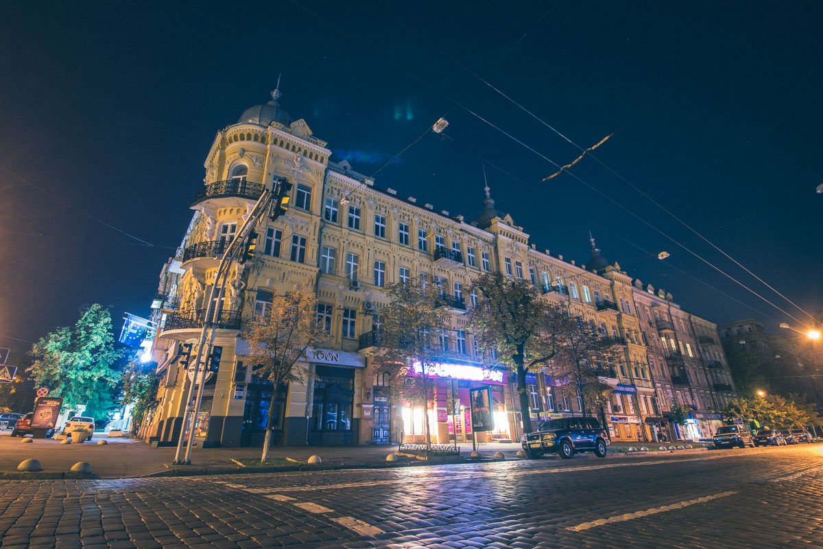 Утром люди «разбудят» свои автомобили и поедут по делам