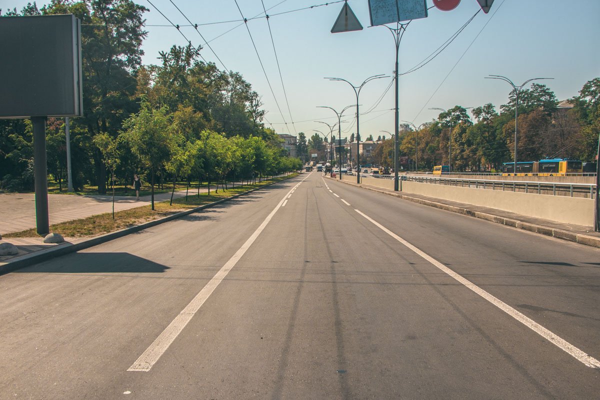 После ремонта дорога стала ровной