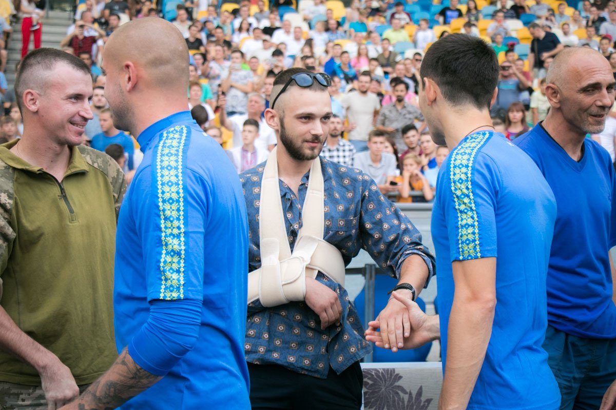 На презентации новой экипировки и на открытой тренировке команды побывали раненные ветераны АТО На презентации новой экипировки и на открытой тренировке команды побывали раненные ветераны АТО