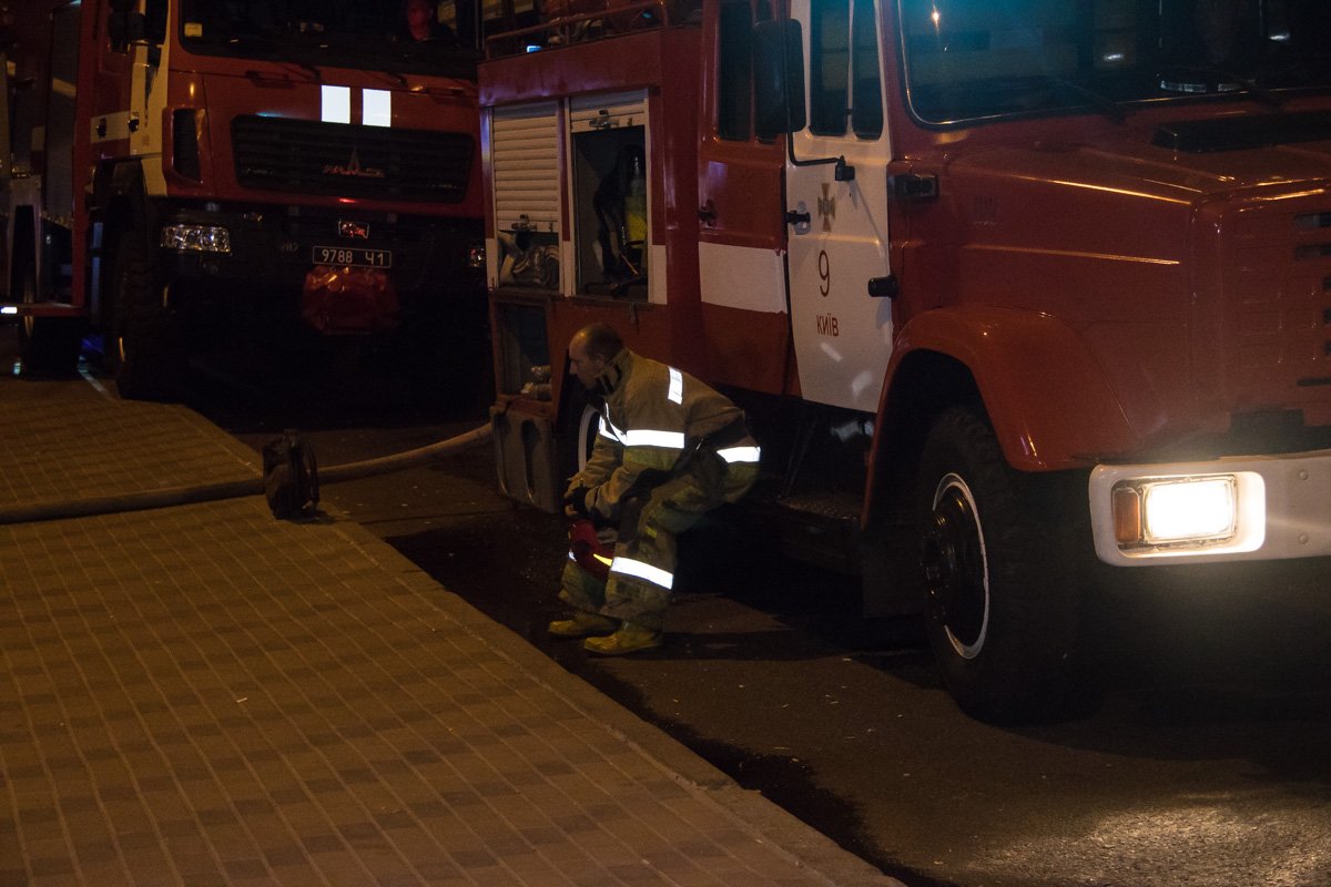 Сильно пострадало имущество ломбарда - обгорели стены и потолок