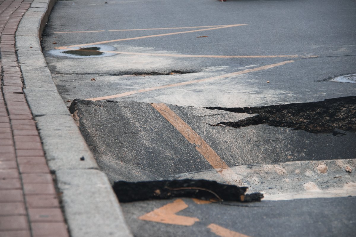 Асфальт тронулся Асфальт тронулся