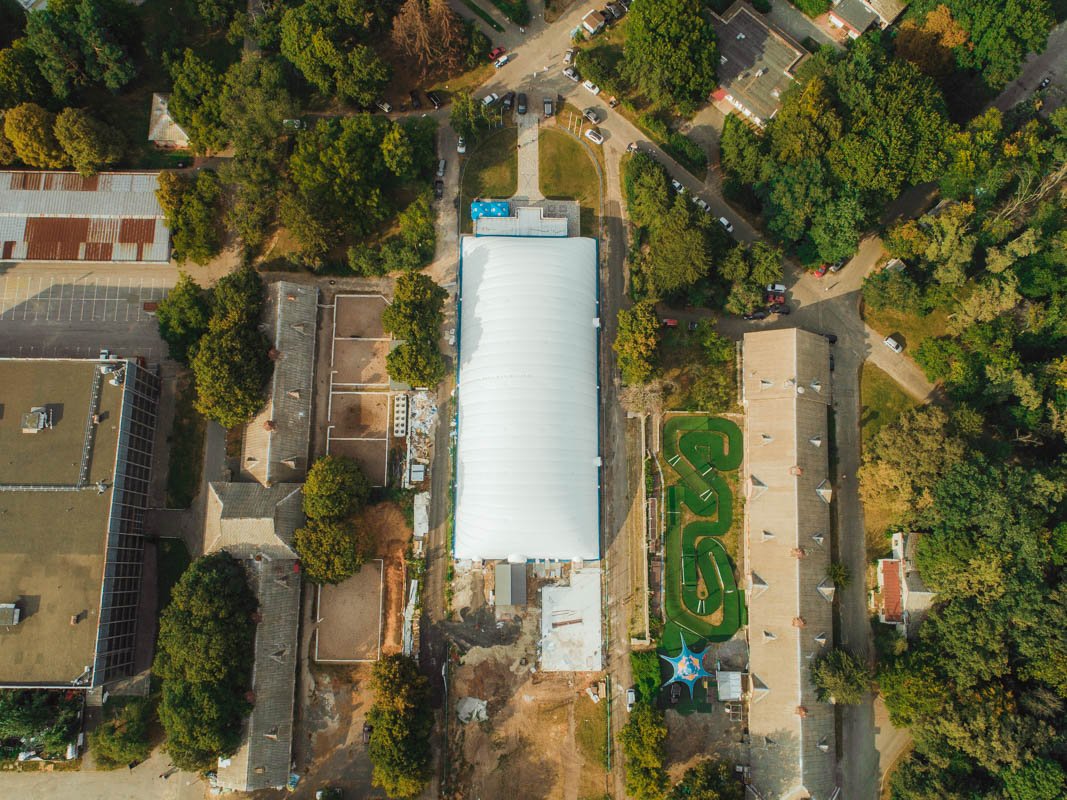 В Киеве на ВДНГ открылась новая ледовая арена, которая будет работать круглый год