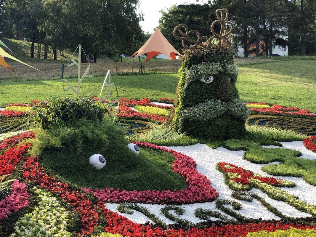Для деток проведут множество экскурсий по выставкам цветов