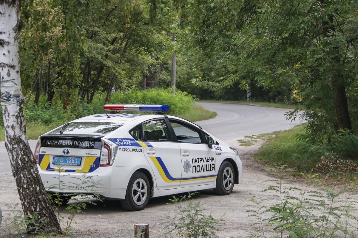 На месте падения на Трухановом острове работают правоохранители На месте падения на Трухановом острове работают правоохранители