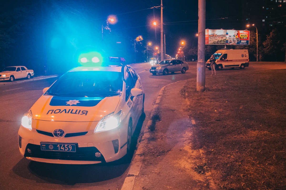 На месте работала патрульная полиция