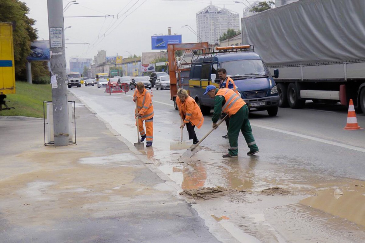 Авария случилась на углу улицы Гарматной и проспекта Победы Авария случилась на углу улицы Гарматной и проспекта Победы