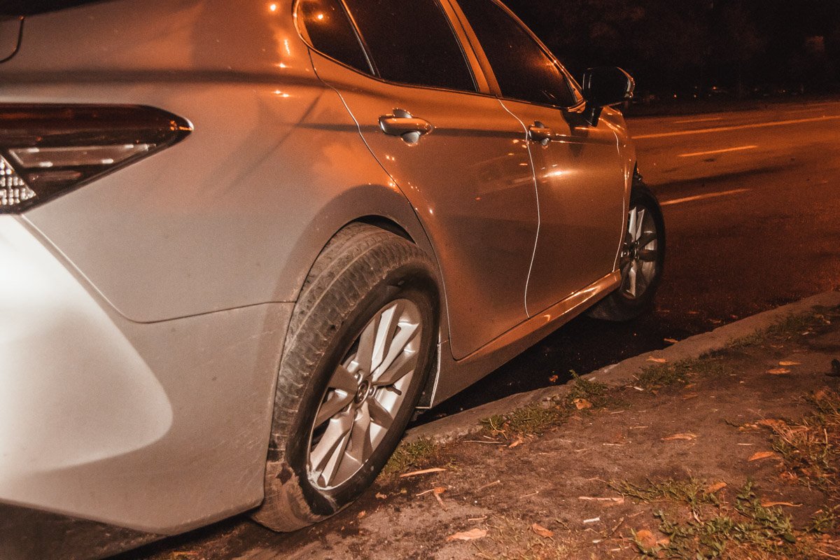 Водитель Camry пытался уехать, но не смог