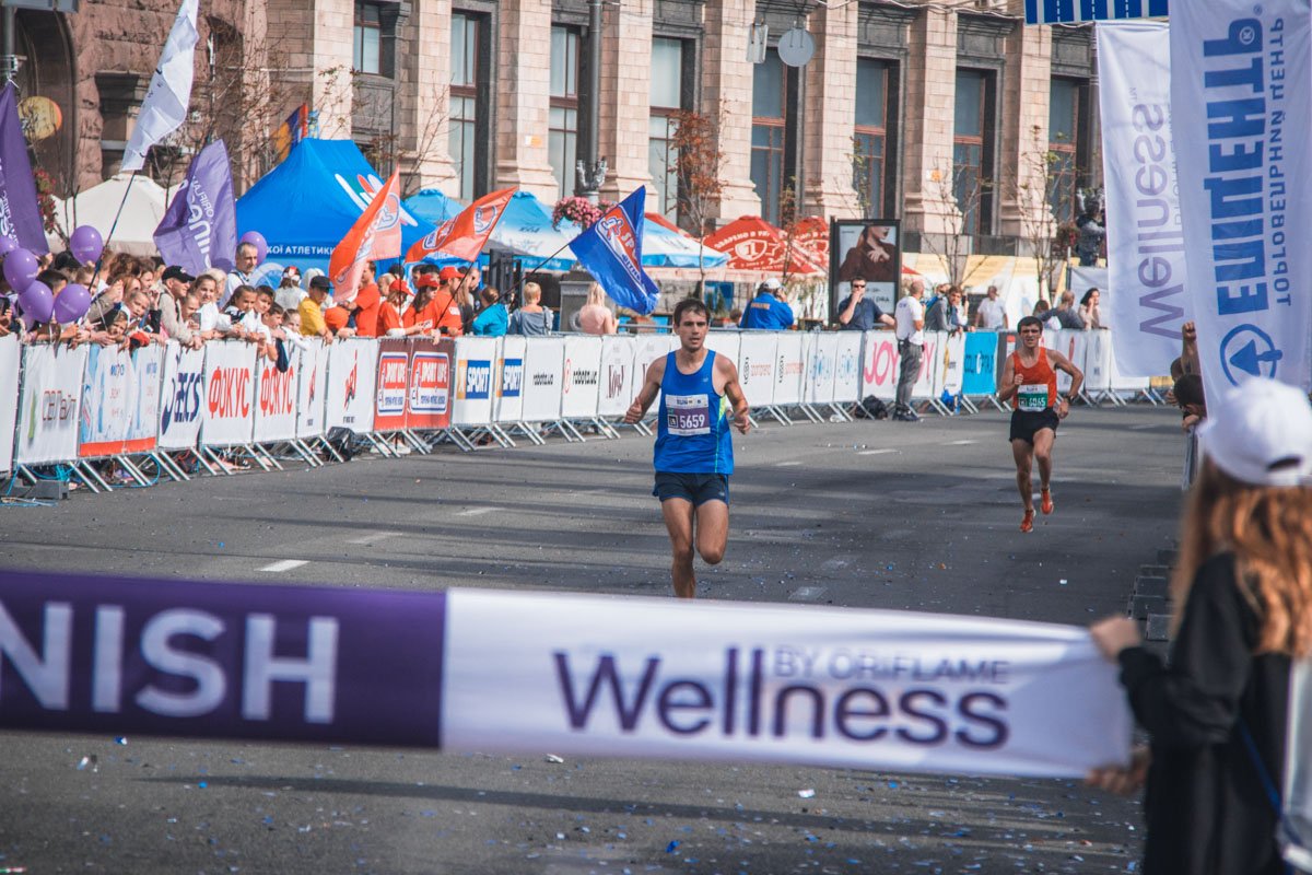 В забеге на 5 километров среди мужчин победил 31-летний Владимир Киц В забеге на 5 километров среди мужчин победил 31-летний Владимир Киц