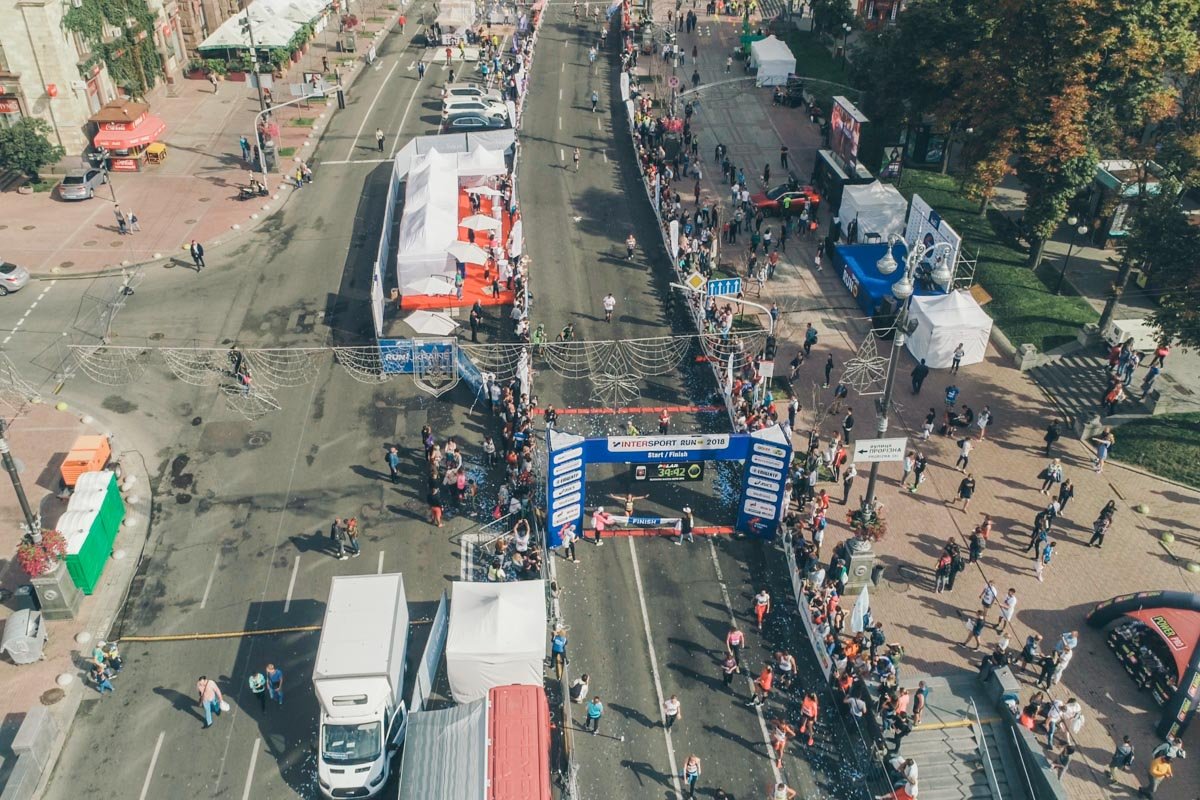 А вот и первые финиширующие