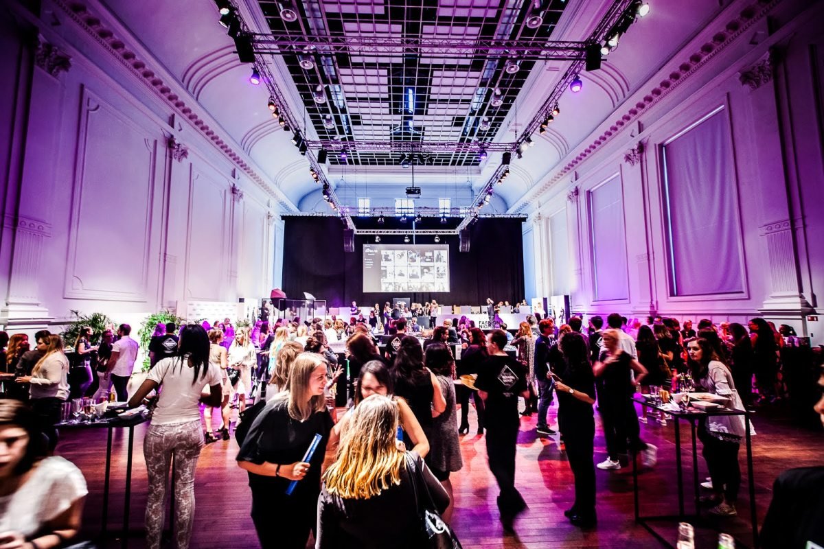 В этот день вас ожидает настоящий праздник для волос В этот день вас ожидает настоящий праздник для волос