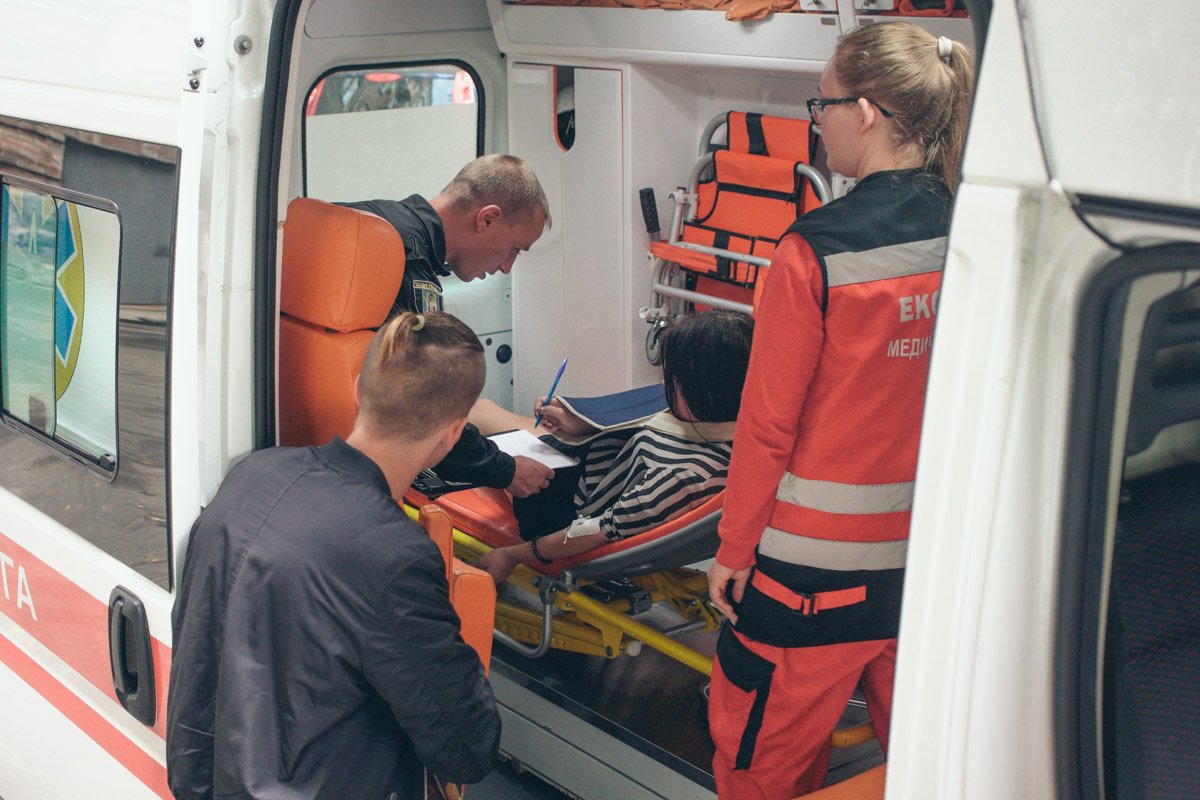 В Киеве на Большой Васильковской стреляли в девушку